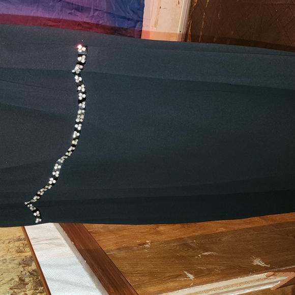 AFTERDARK WOMEN'S LONG LENGHT DRESS ( SIZE 16 ). - Picture 3 of 8